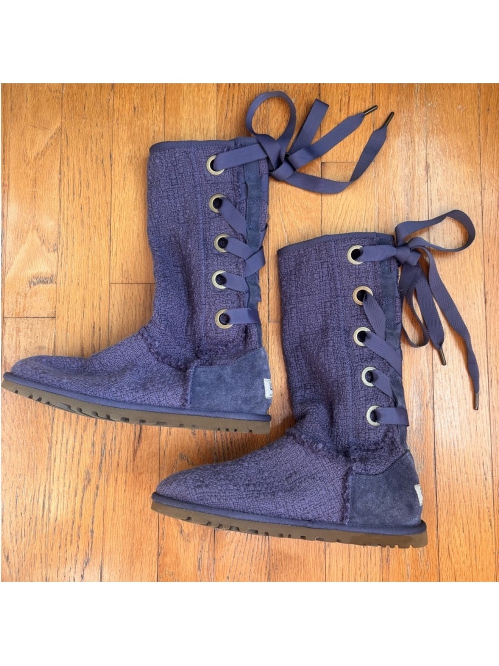 UGG Lace Up Boots Purple Ribbon Lace Suede Womens 7